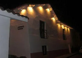 A La Croix De Malte