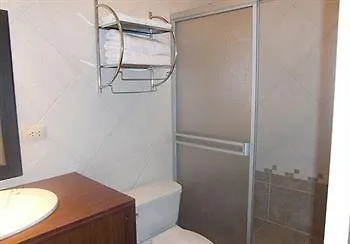 A La Croix De Malte