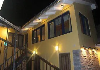 Hotel A La Croix De Malte 2*