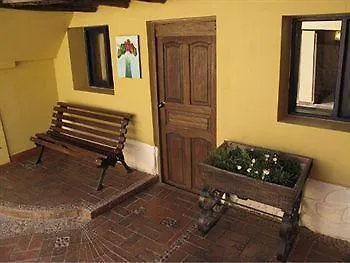 Hotel A La Croix De Malte 2*