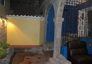 Hotel A La Croix De Malte 2*
