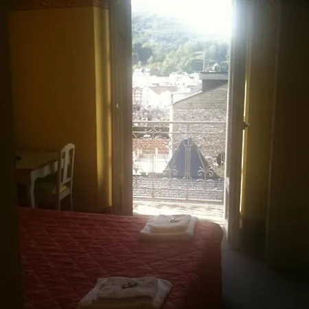 A La Croix De Malte Lourdes