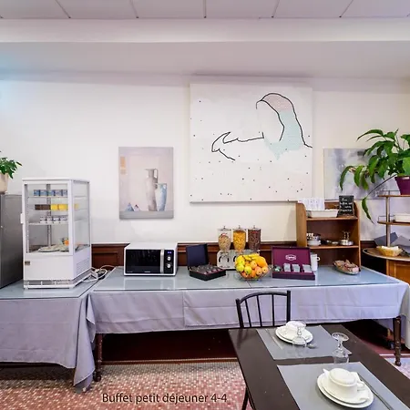 A La Croix De Malte Hotel