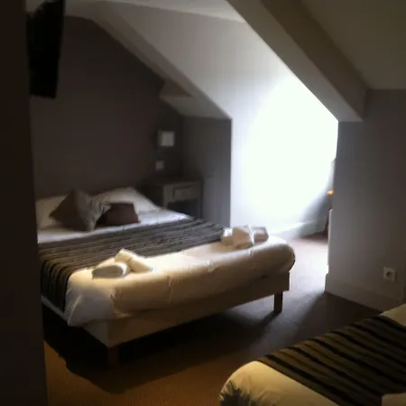 A La Croix De Malte 2*